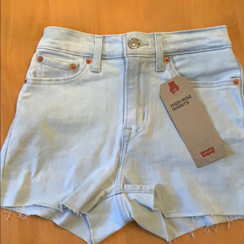 NWT Levi's High Rise Shorts
